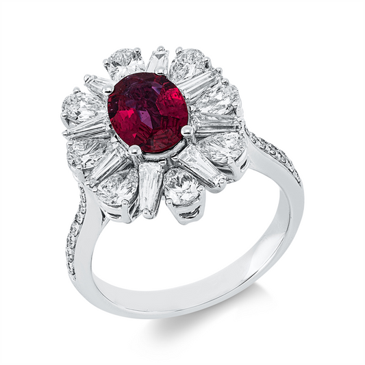Ring 18 kt WG, 8 Trap. 0,58 ct, 20 Brill. 0,15 ct, 8 Tropfen 1,03 ct, F-vvs/vs, 1 Rubin 1,01 ct rot