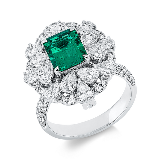 Ring 18 kt WG, 72 Brill. 0,50 ct, F-vvs/vs, 16 Tropfen 1,80 ct, F-vvs/vs, 1 Smaragd 1,31 ct grün