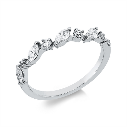 Ring 18 kt WG, 4 Brill. 0,07 ct, TW-pi, 5 Nav. 0,31 ct, TW-pi