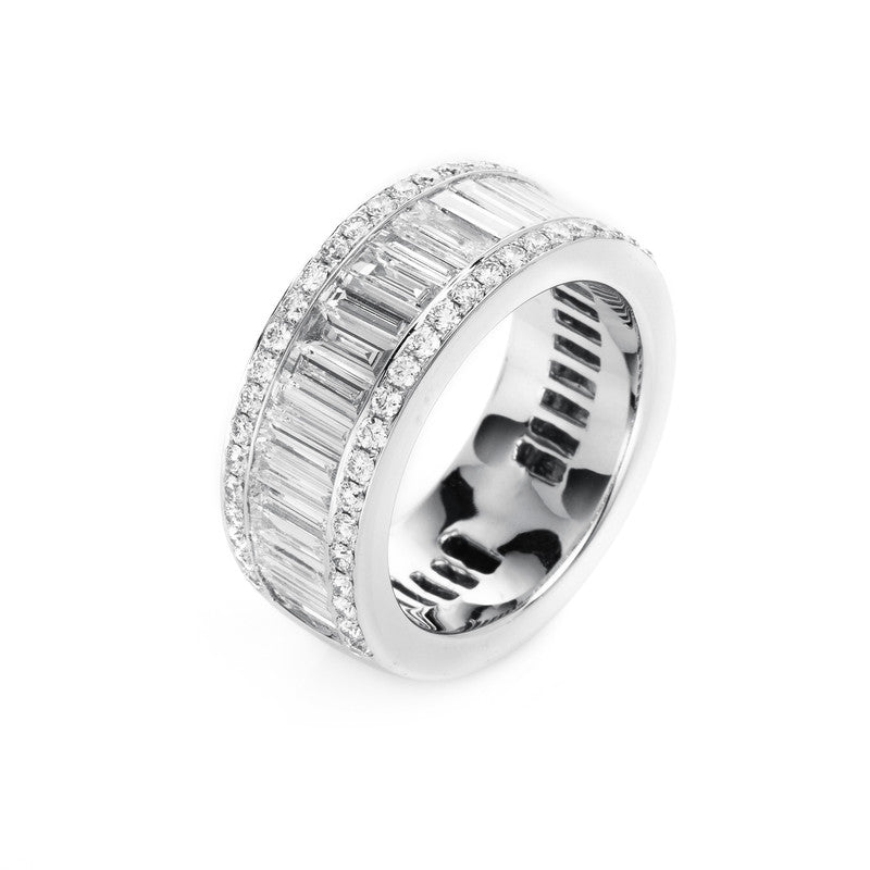 Ring 18 kt WG, 22 Bag. 1,72 ct, TW-vsi, 46 Brill. 0,53 ct, TW-vsi