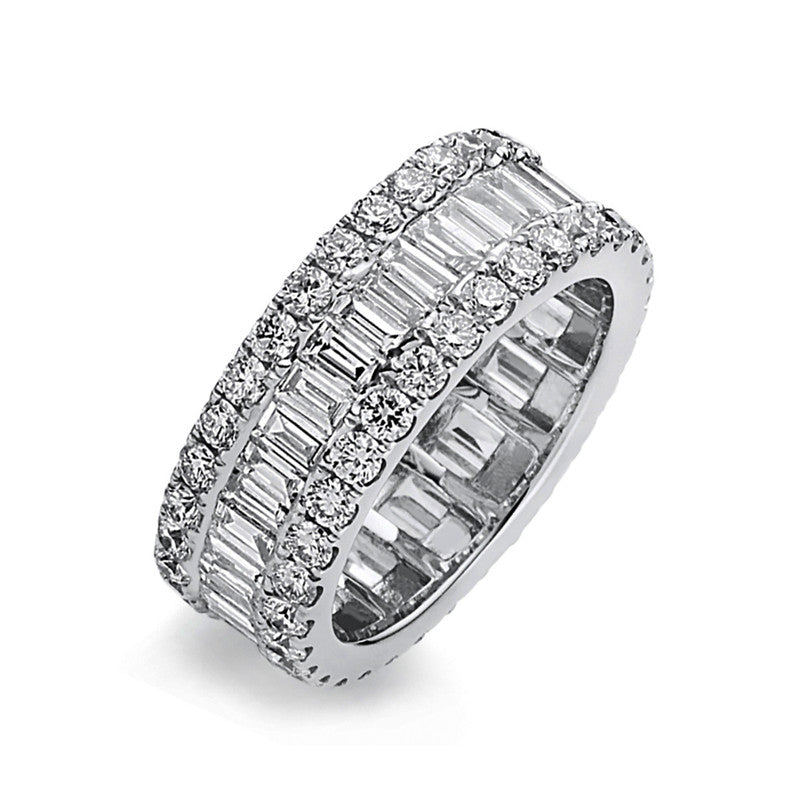 Ring 18 kt WG, 34 Bag. 2,24 ct, TW-si, 64 Brill. 1,86 ct, TW-si