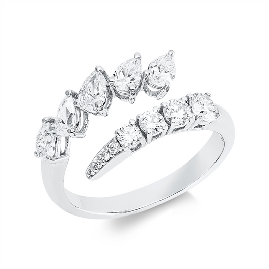 Ring 18 kt WG, 1 Brill. 0,10 ct, 1 Brill. 0,14 ct, 5 Tropfen 1,37 ct, 6 Brill. 0,14 ct, F-vsi/si