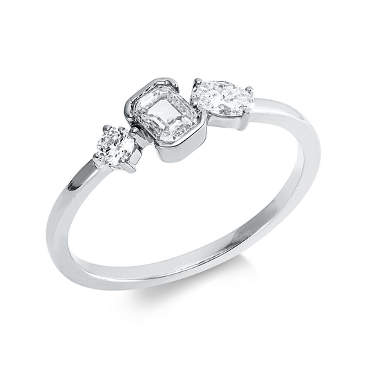 Ring 18 kt WG, 1 Oval 0,14 ct, TW-si, 1 Sm.schliff 0,31 ct, TW-si, 1 Brill. 0,07 ct, TW-si
