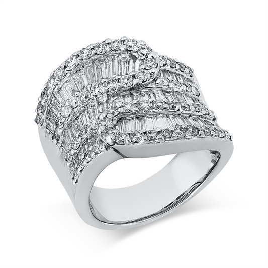 Ring 18 kt WG, 50 Trap. 1,96 ct, TW-vsi, 58 Brill. 1,40 ct, TW-vsi