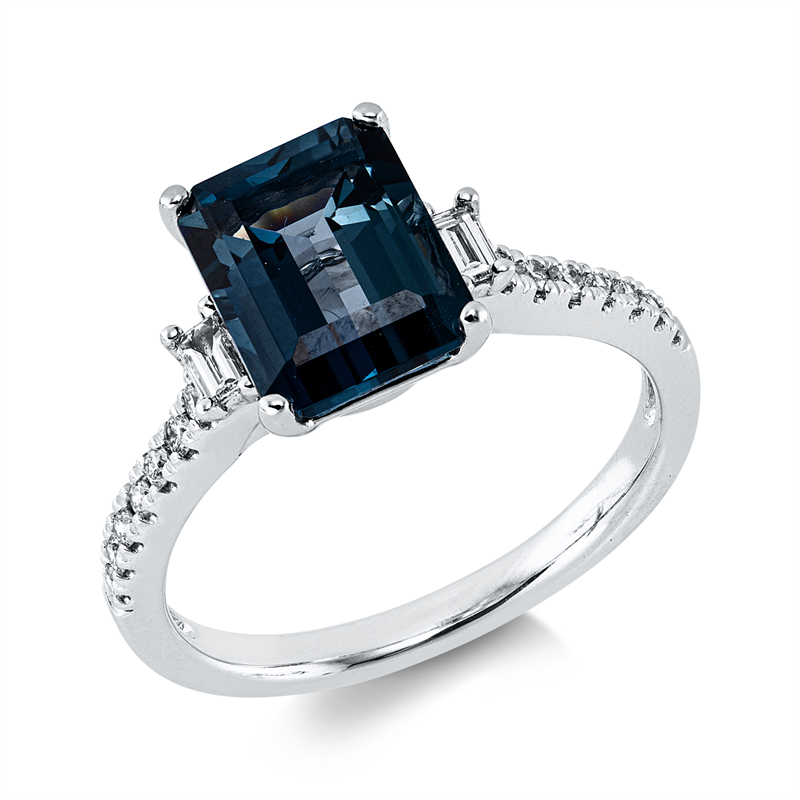 Ring 14 kt WG, 2 Bag. 0,07 ct, W-si, 14 Brill. 0,13 ct, W-si/pi, 1 Topas 2,98 ct Lond. blue