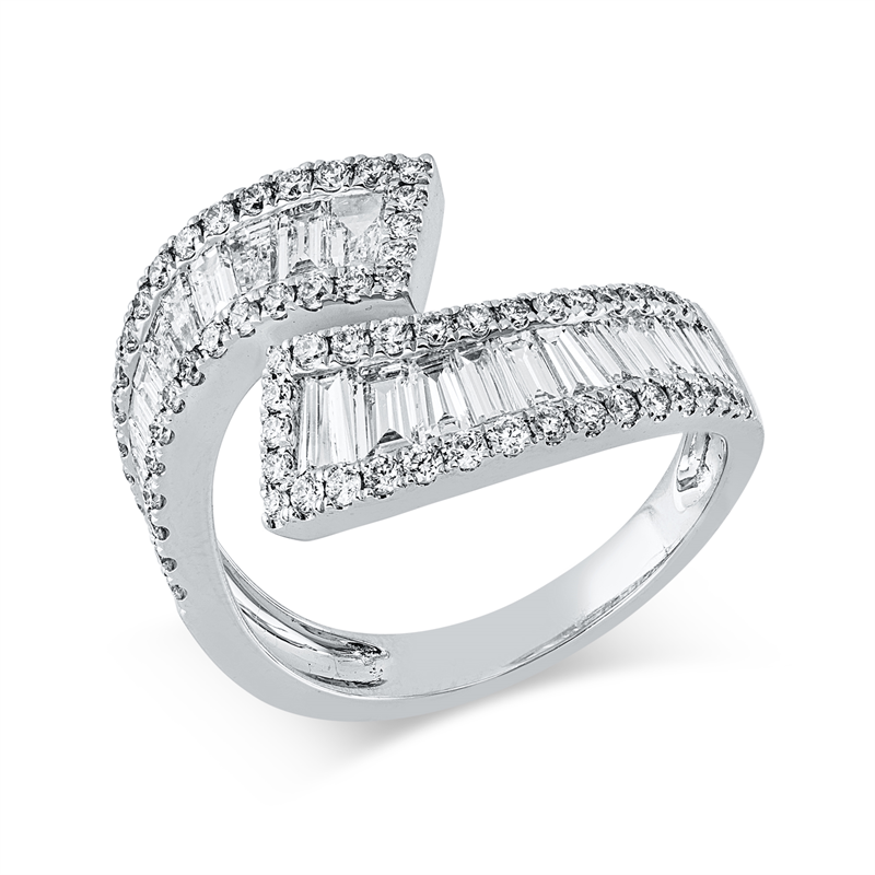 Ring 18 kt WG, 11 Trap. 0,77 ct, TW-si, 13 Bag. 0,39 ct, TW-si, 66 Brill. 0,51 ct, TW-si
