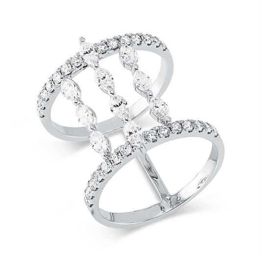 Ring 18 kt WG, 10 Nav. 0,80 ct, TW-vsi, 28 Brill. 0,52 ct, TW-si