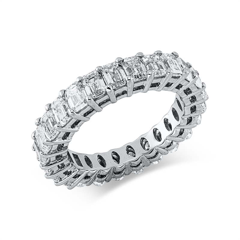 Ring 18 kt WG, 12 Oval 1,43 ct, TW-vsi, 13 Sm.schliff 2,39 ct, TW-vsi