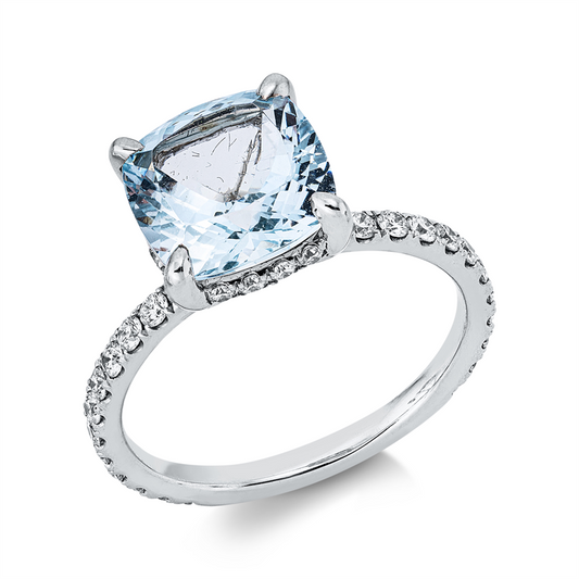 Ring 18 kt WG, 40 Brill. 0,54 ct, TW-si, 1 Aquamarin 2,49 ct blau