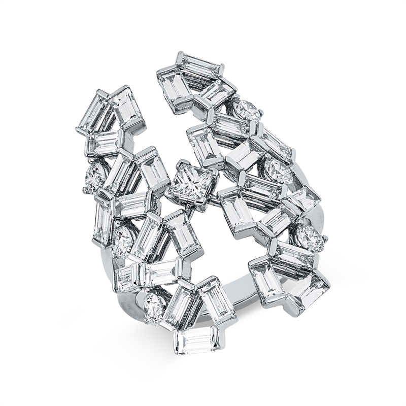 Ring 18 kt WG, 6 Brill. 0,59 ct, F-vsi, 28 Bag. 2,60 ct, F-vsi, 1 Princ. 0,19 ct, F-vsi