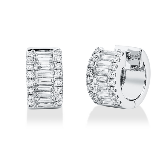 Creolen 18 kt WG, 14 Bag. 0,69 ct, TW-vsi, 32 Brill. 0,40 ct, TW-vsi