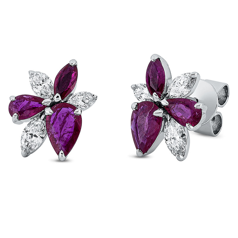 Ohrstecker 18 kt WG, 6 Nav. 0,50 ct, TW-si, 4 Rubine 1,14 ct rot, 2 Rubine 0,26 ct rot