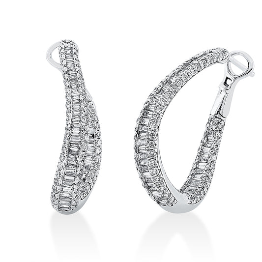 Creolen 18 kt WG, 40 Trap. 0,29 ct, TW-si, 57 Trap. 1,09 ct, TW-si, 152 Brill. 1,70 ct, TW-si