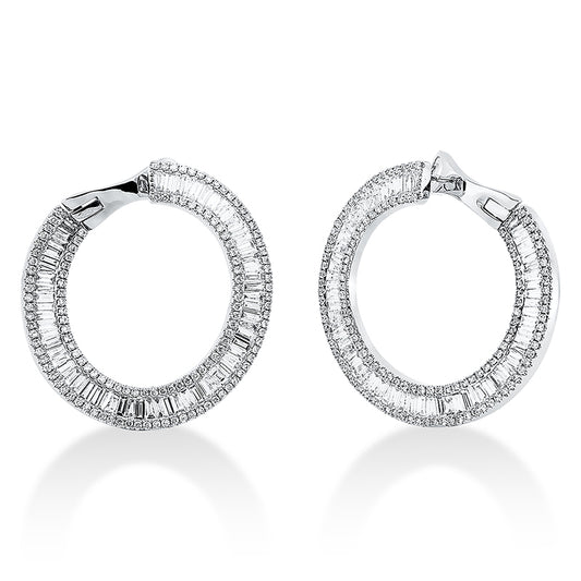 Creolen 18 kt WG, 71 Bag. 1,21 ct, TW-si, 50 Trap. 0,94 ct, TW-si, 260 Brill. 0,98 ct, TW-si