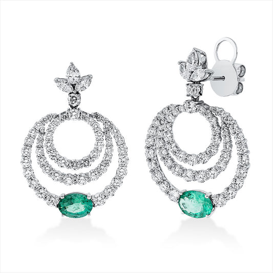 Ohrschmuck 18 kt WG, 6 Fant-Schl. 0,77 ct, TW-vsi, 110 Brill. 4,74 ct, TW-si, 2 Smaragde 2,04 ct grün