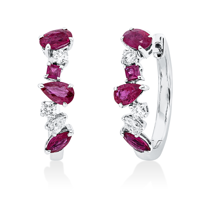 Creolen 18 kt WG, 2 Tropfen 0,11 ct, TW-si, 4 Brill. 0,17 ct, TW-si, 8 Rubine 1,43 ct rot