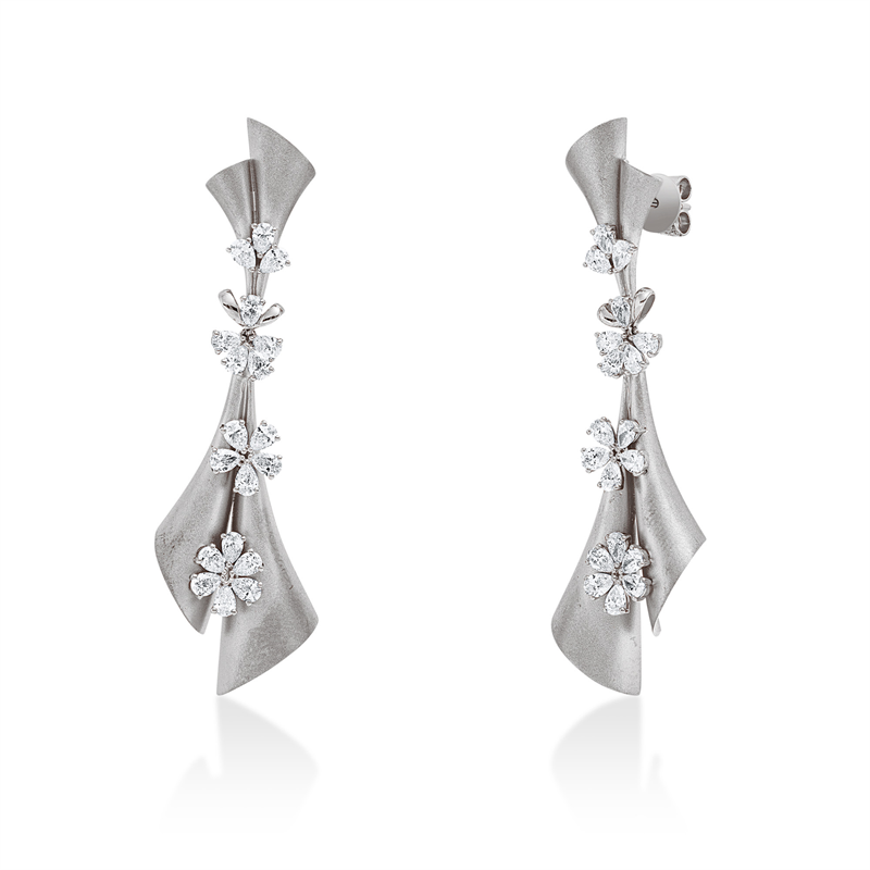 Ohrschmuck 18 kt WG, mattiert, 38 Tropfen 2,25 ct, F-vsi