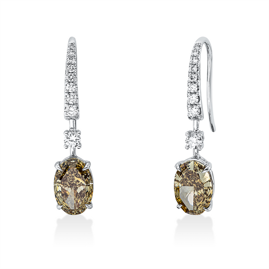 Ohrhänger 18 kt WG, 2 GIA, 18 Br 0,36 ct, TW-vsi/si, 2 Ov 4,20 ct, gelb-vs2