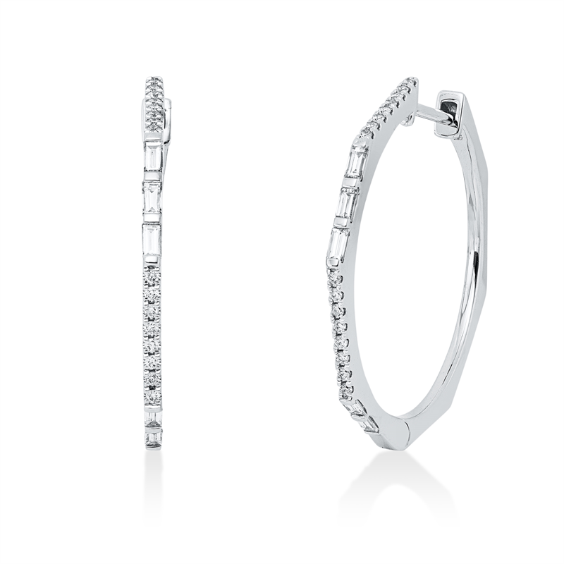Creolen 18 kt WG, 10 Bag. 0,30 ct, TW-si, 32 Brill. 0,14 ct, TW-si