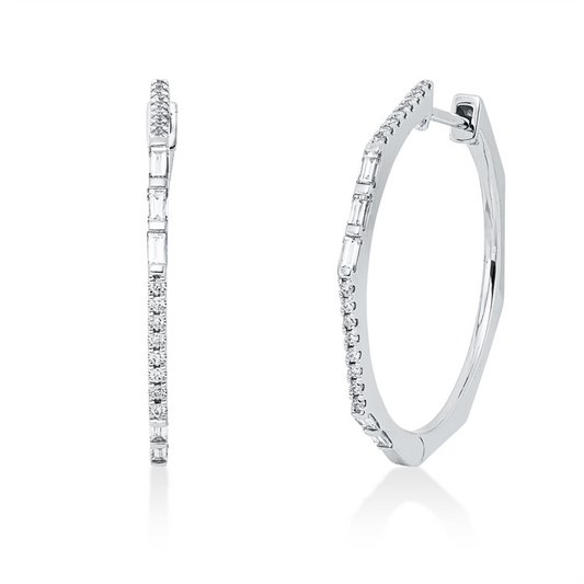 Creolen 18 kt WG, 10 Bag. 0,30 ct, TW-si, 32 Brill. 0,14 ct, TW-si