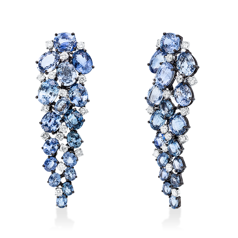Ohrschmuck 18 kt WG, Fassung teils schwarz rhodinie, 32 Brill. 2,50 ct, TW-si, 34 Saphire 46,32 ct blau