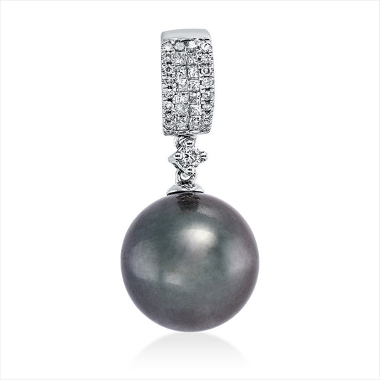 Anhänger 18 kt WG, 16 Princ. 0,12 ct, W-si, 19 Brill. 0,08 ct, W-si, 1 TA silbergrau 11 mm
