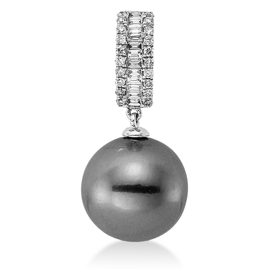 Anhänger 18 kt WG, 12 Trap. 0,13 ct, W-si, 20 Brill. 0,13 ct, W-si, 1 TA grau 12,5 mm