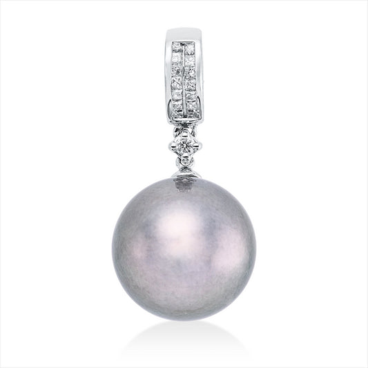Anhänger 18 kt WG, 14 Princ. 0,10 ct, W-si, 1 Brill. 0,02 ct, W-si, 1 TA silbergrau 11,5 mm