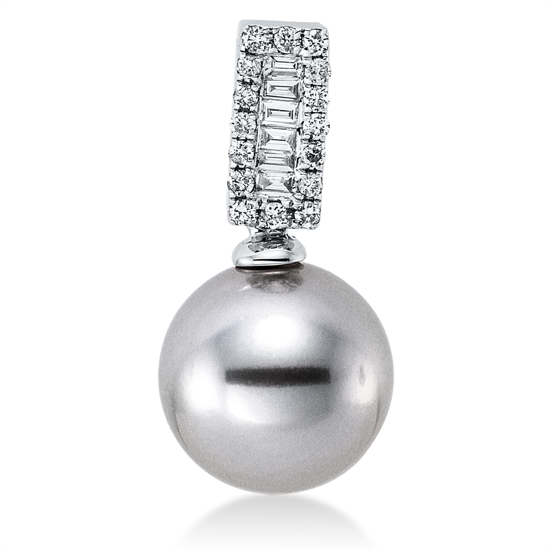 Anhänger 18 kt WG, 6 Trap. 0,06 ct, W-si, 16 Brill. 0,08 ct, W-si, 1 TA silbergrau 10,5 mm