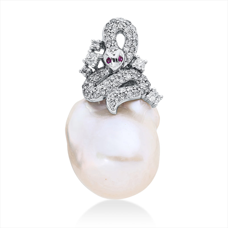 Anhänger 18 kt WG, 66 Brill. 0,76 ct, W-pi, 2 Rubine 0,02 ct rot, 1 ZP, barock weiß 16 mm