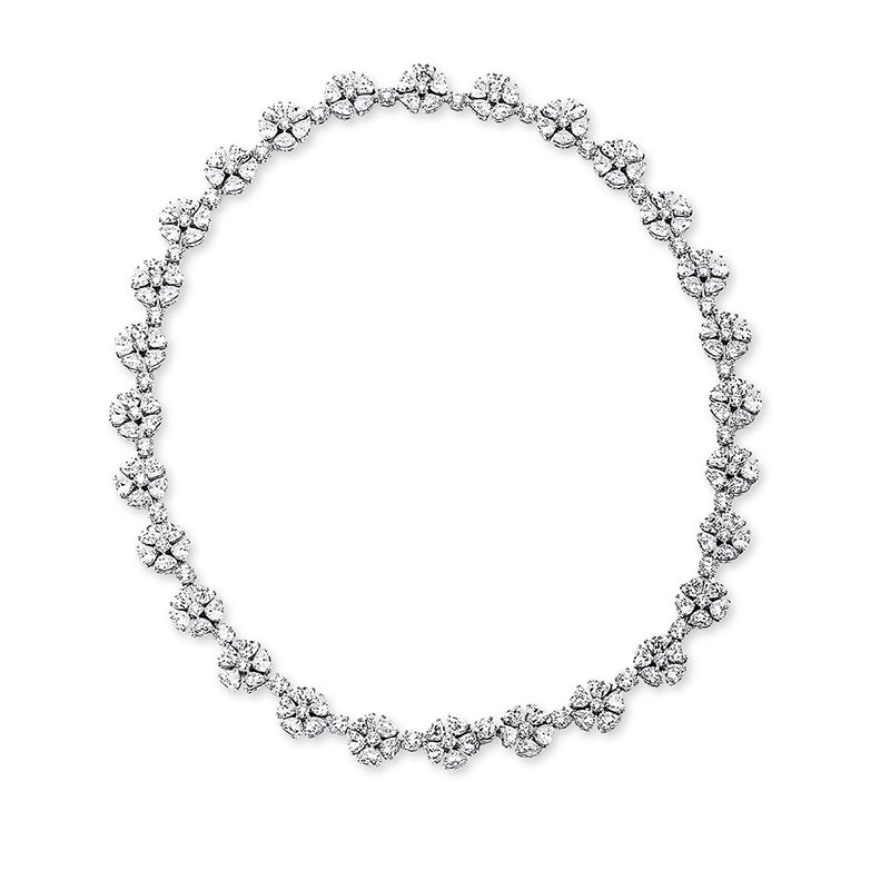 Collier 18 kt WG, 140 Herzschl. 35,44 ct, TW-vvs, 56 Brill. 8,38 ct, TW-vvs