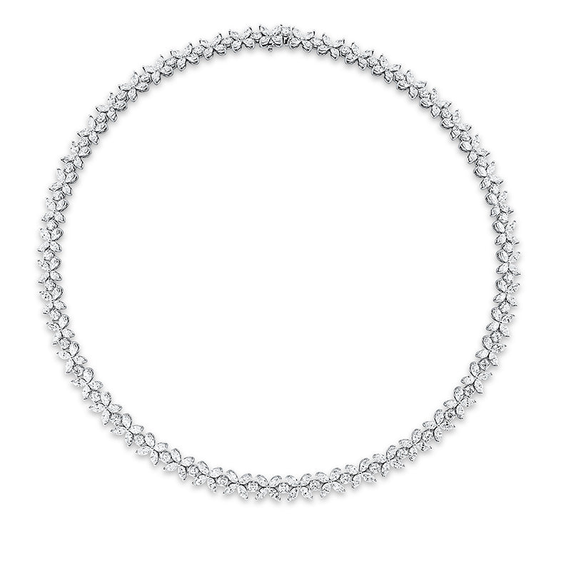 Collier 18 kt WG, 47 Brill. 4,89 ct, F-vsi, 188 Nav. 17,81 ct, F-vsi