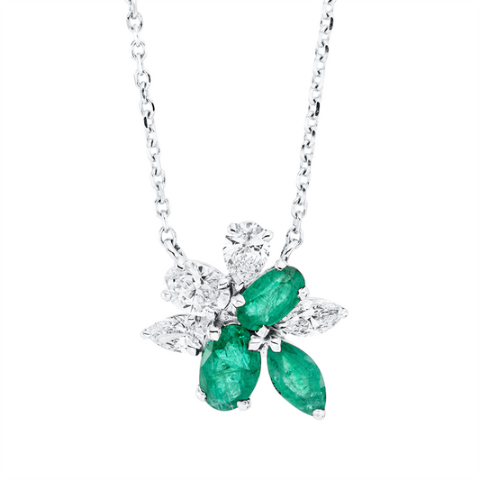 Collier 18 kt WG, mit ZÖ 42 cm, 4 Fant-Schl. 0,48 ct, TW-si, 2 Smaragde 0,61 ct grün, 1 Smaragd 0,23 ct grün