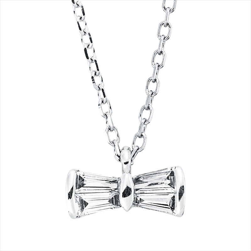 Collier 18 kt WG, mit ZÖ 40,6 cm, 4 Trap. 0,10 ct, TW-vsi