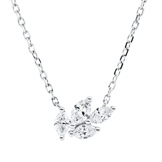 Collier 18 kt WG, mit ZÖ 40 cm, 2 Nav. 0,10 ct, TW-vsi, 1 Nav. 0,08 ct, TW-vsi, 1 Nav. 0,05 ct, TW-vsi