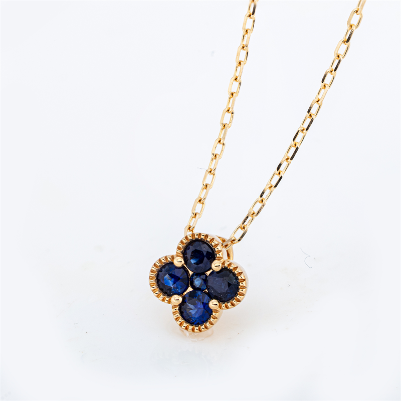 Collier 18 kt GG, ZÖ 40,6+43 cm, 4 Saphire 0,40 ct blau, 1 Saphir 0,02 ct blau