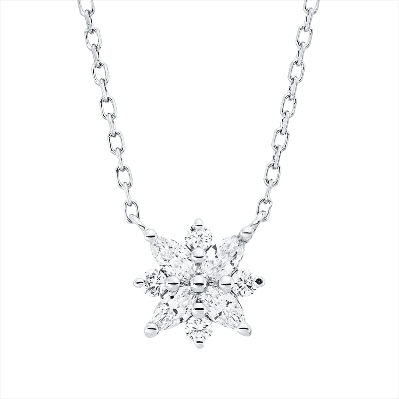 Collier 18 kt WG, mit ZÖ 40,6 cm, 4 Nav. 0,16 ct, TW-vsi, 4 Brill. 0,06 ct, TW-si