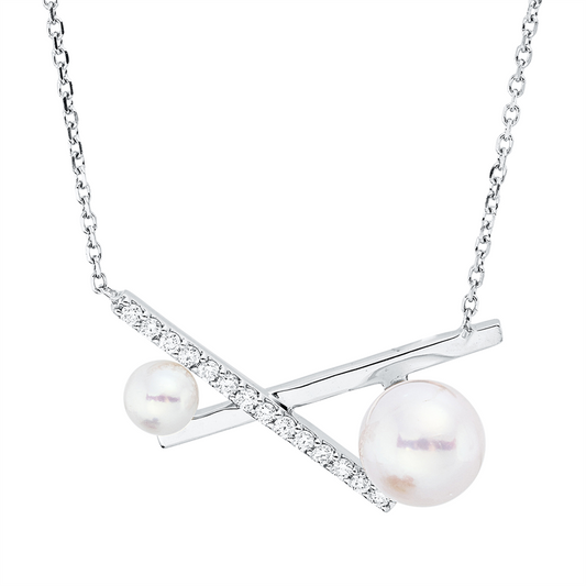 Collier 18 kt WG, mit ZÖ 40 cm, 14 Brill. 0,14 ct, TW-si, 1 SW weiß 7,5 mm, 1 SW weiß 4,5 mm