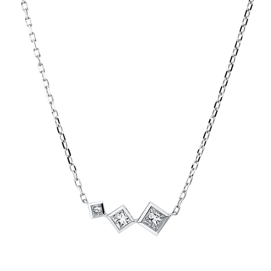Collier 18 kt WG, ZÖ 40,6+43 cm, 2 Princ. 0,26 ct, TW-si, 1 Princ. 0,04 ct, TW-si