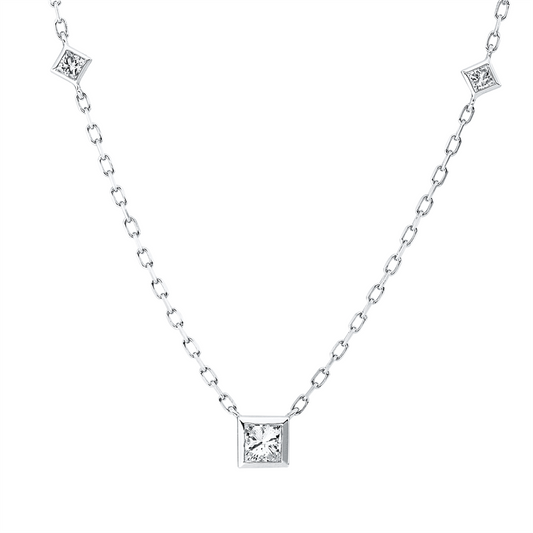 Collier 18 kt WG, ZÖ 40,6+43 cm, 1 Princ. 0,17 ct, TW-si, 2 Princ. 0,08 ct, TW-si