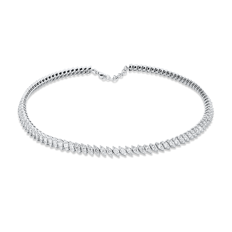 Collier 18 kt WG, mit ZÖ 30,5 cm, 55 Brill. 4,12 ct, F-si, 110 Brill. 1,30 ct, F-si