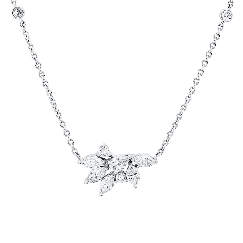 Collier 18 kt WG, 5 Nav. 0,80 ct, F-vsi, 1 Tropfen 0,18 ct, F-vsi, 6 Brill. 0,31 ct, F-si