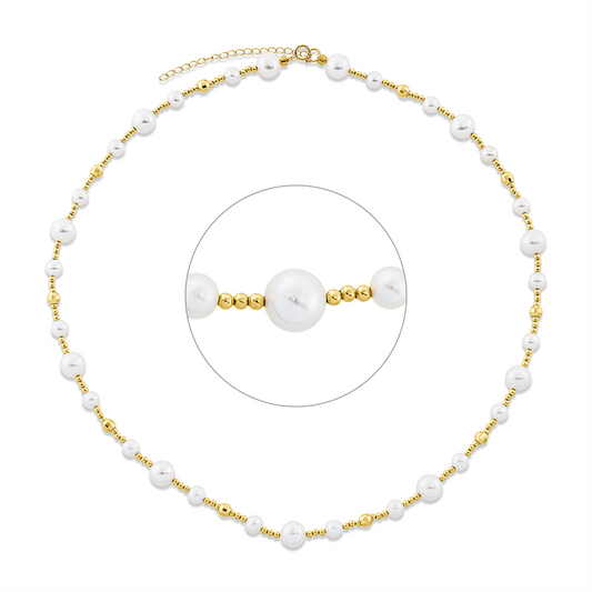 Collier 18 kt GG, mit ZÖ 42 cm, 11 SW weiß 7 mm, 20 SW weiß 5 mm
