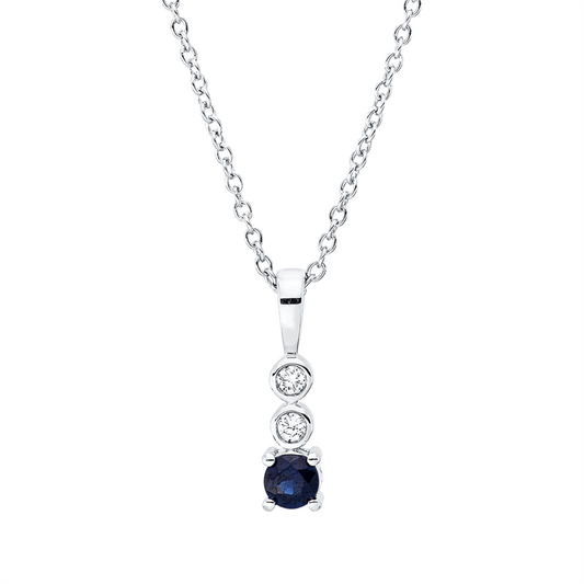 Collier 18 kt WG, mit ZÖ 40 cm, 42,5cm, 2 Brill. 0,03 ct, TW-si, 1 Saphir 0,13 ct blau