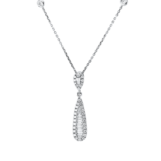 Collier 18 kt WG, mit ZÖ 40 cm, 9 Bag. 0,14 ct, TW-si, 2 Trap. 0,04 ct, TW-si, 36 Brill. 0,30 ct, TW-si