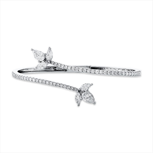 Armreif 18 kt WG, 2 Tropfen 0,92 ct, TW-vsi, 4 Nav. 0,67 ct, TW-vsi, 54 Brill. 1,11 ct, TW-vsi