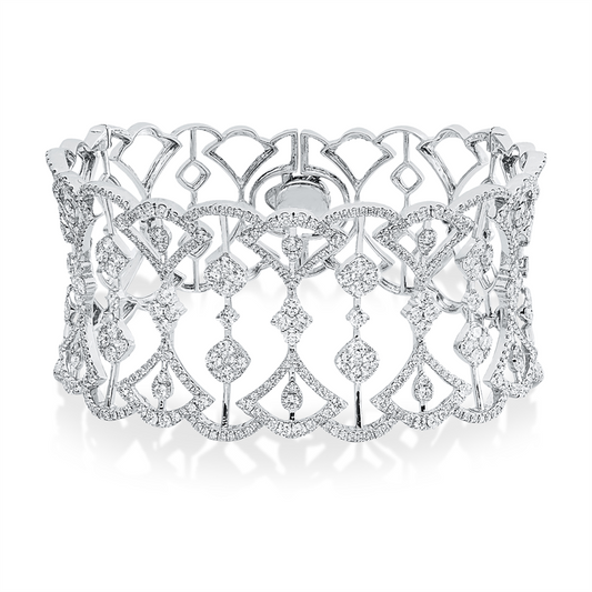 Armreif 18 kt WG, 62 Brill. 0,85 ct, TW-si, 346 Brill. 1,51 ct, TW-si, 104 Brill. 4,09 ct, TW-si