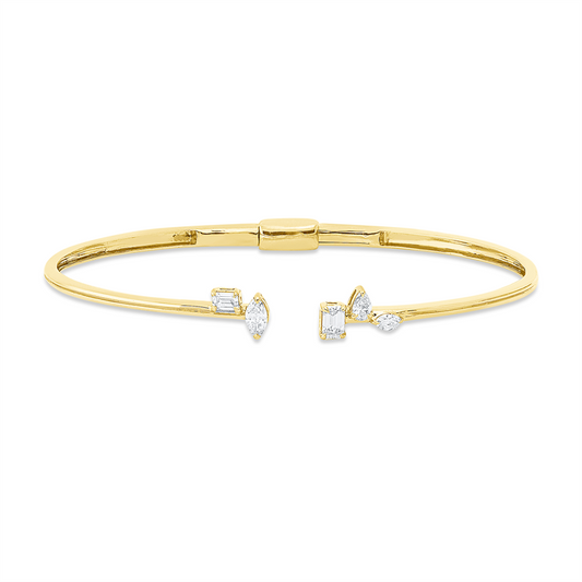 Armreif 18 kt GG, 1 Sm.schliff 0,22 ct, 2 Nav. 0,18 ct, 1 Sm.schliff 0,10 ct, 1 Tropfen 0,10 ct, TW-si