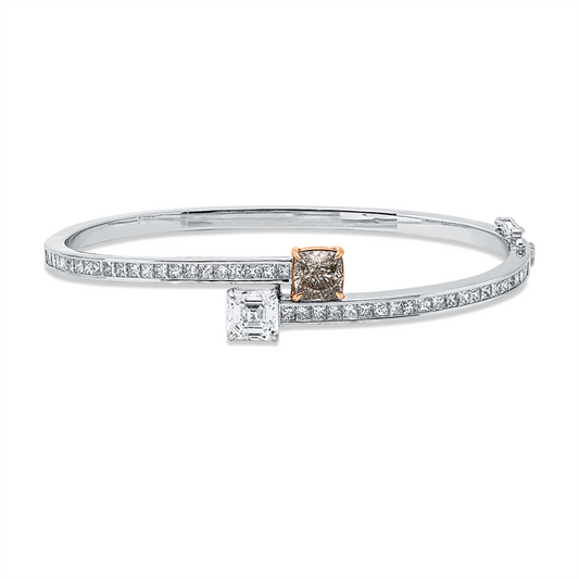 Armreif 18 kt WG+RG, 2 GIA, 1 Cush 1,05 ct, braun, 1 Assher 1,12 ct, I-vs1, 44 Princ. 1,58 ct, F-vsi