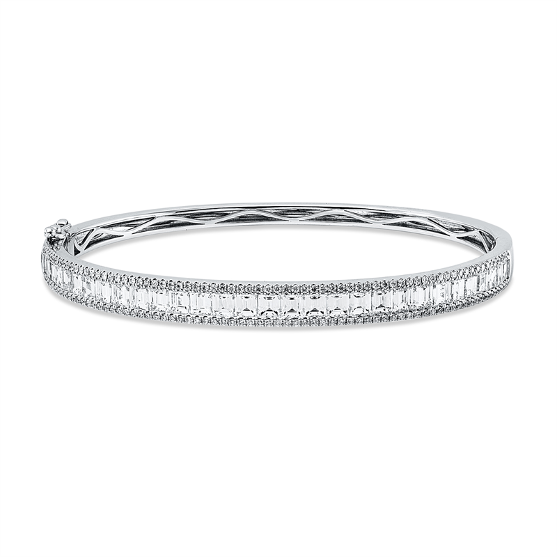 Armreif 18 kt WG, 30 Bag. 3,37 ct, F-vsi/si, 142 Brill. 0,53 ct, F-vsi/si